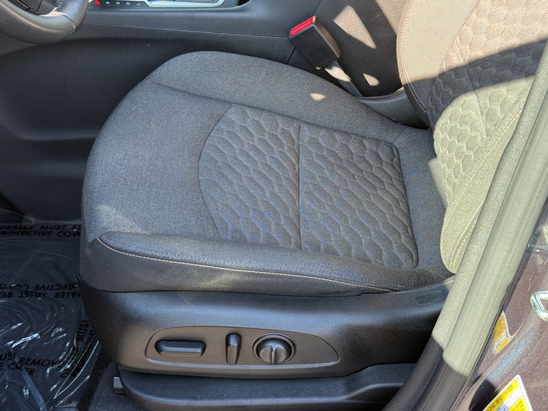 Chevrolet Equinox Vehicle Image 21