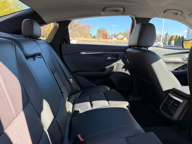 Chevrolet Impala Vehicle Image 10