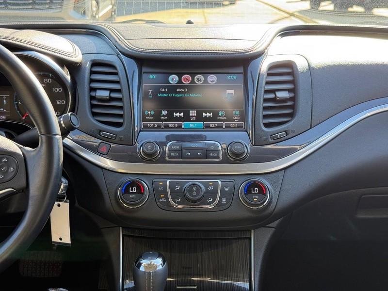 Chevrolet Impala Vehicle Image 12