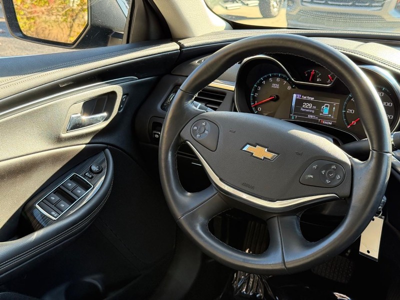 Chevrolet Impala Vehicle Image 14