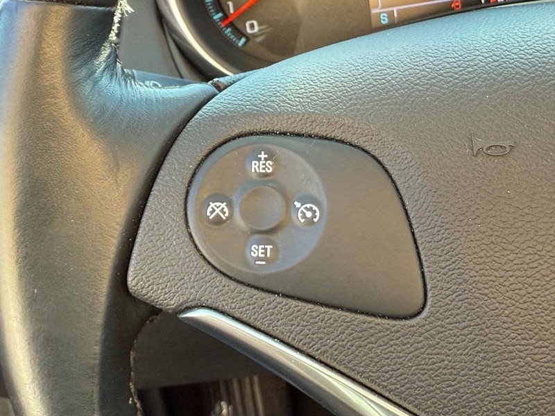 Chevrolet Impala Vehicle Image 16