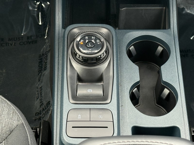 Ford Maverick Vehicle Image 12