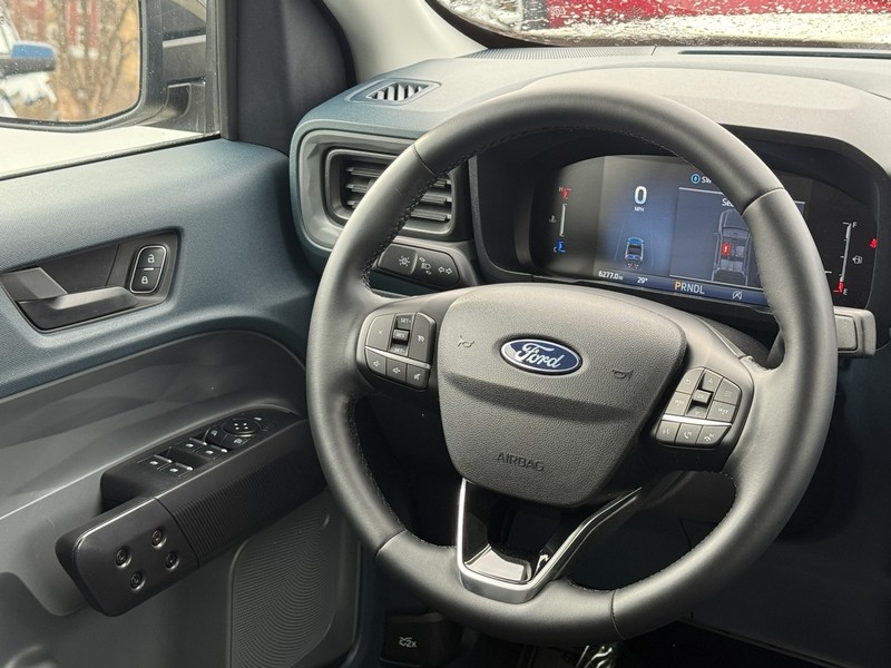 Ford Maverick Vehicle Image 13