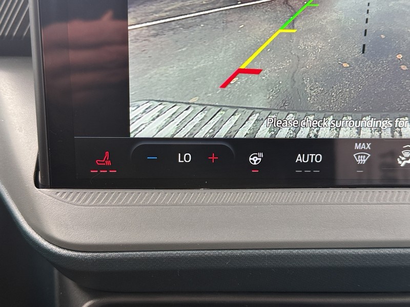 Ford Maverick Vehicle Image 18