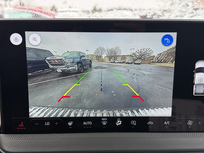 Ford Maverick Vehicle Image 19