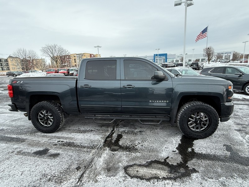 Chevrolet Silverado 1500 Vehicle Image 02