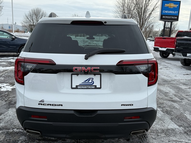 GMC Acadia Vehicle Image 04