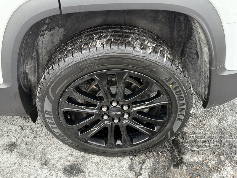 GMC Acadia Vehicle Image 06