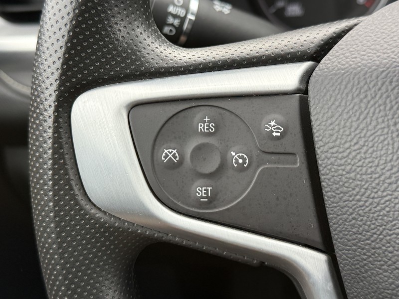 GMC Acadia Vehicle Image 15