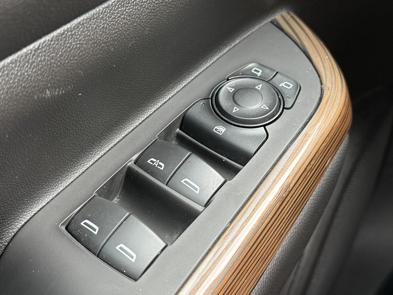 GMC Acadia Vehicle Image 20