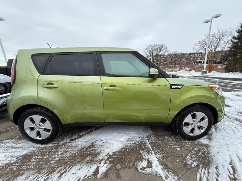 Kia Soul Vehicle Image 02