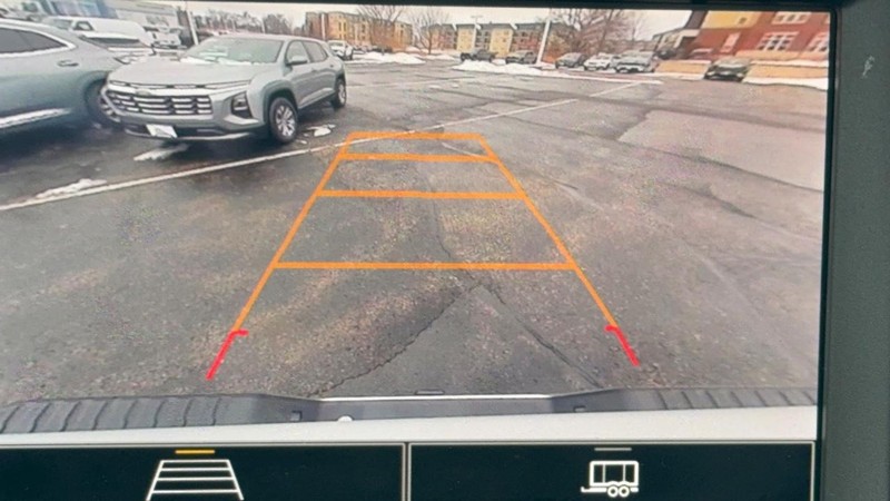 Chevrolet Silverado 2500HD Vehicle Full-screen Gallery Image 17