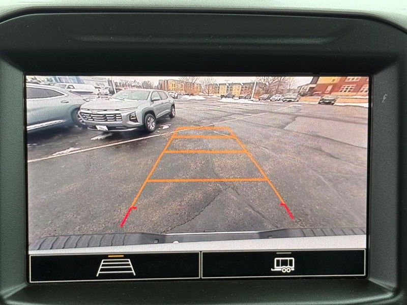 Chevrolet Silverado 2500HD Vehicle Full-screen Gallery Image 18