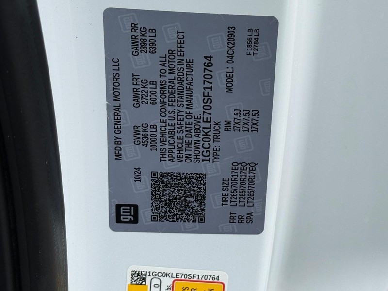 Chevrolet Silverado 2500HD Vehicle Full-screen Gallery Image 21