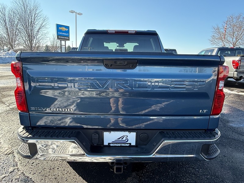 Chevrolet Silverado 1500 Vehicle Full-screen Gallery Image 04