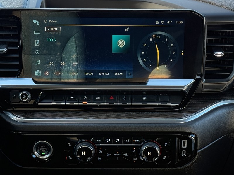 Chevrolet Silverado 1500 Vehicle Full-screen Gallery Image 12