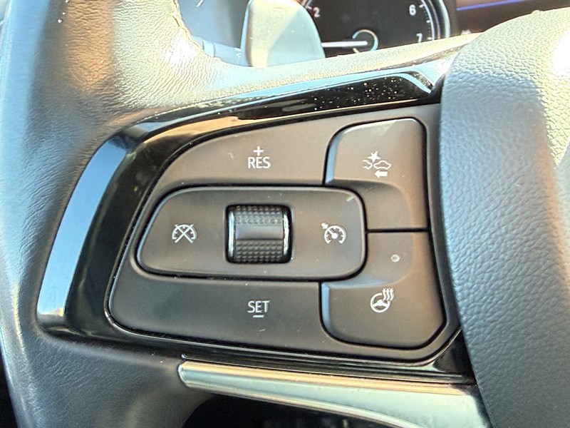 Buick Enclave Vehicle Full-screen Gallery Image 17