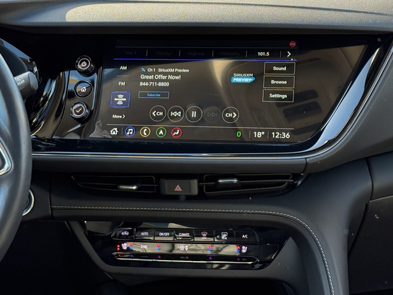 Buick Envision Vehicle Full-screen Gallery Image 11