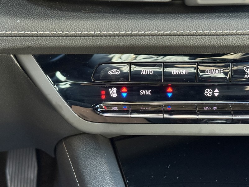 Buick Envision Vehicle Full-screen Gallery Image 18