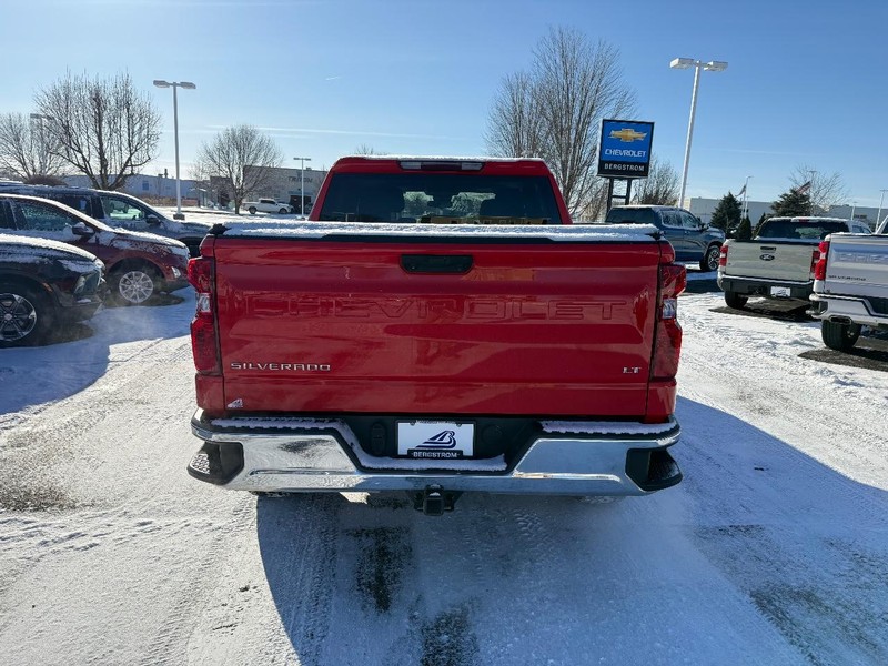 Chevrolet Silverado 1500 Vehicle Full-screen Gallery Image 04