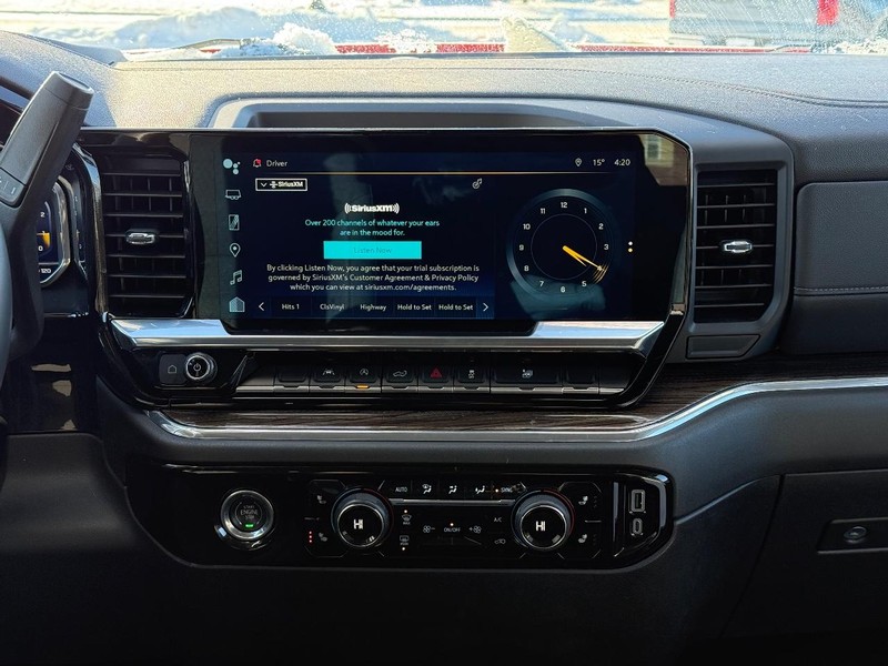 Chevrolet Silverado 1500 Vehicle Full-screen Gallery Image 11