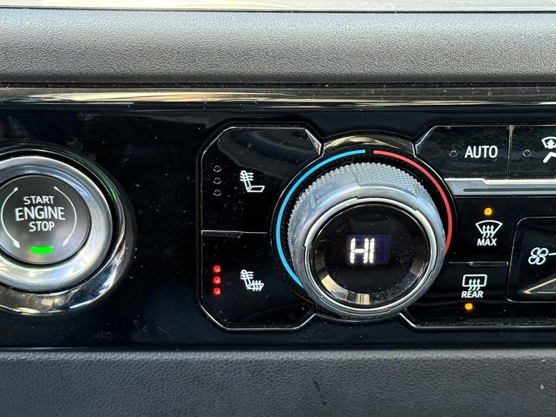 Chevrolet Silverado 1500 Vehicle Full-screen Gallery Image 18