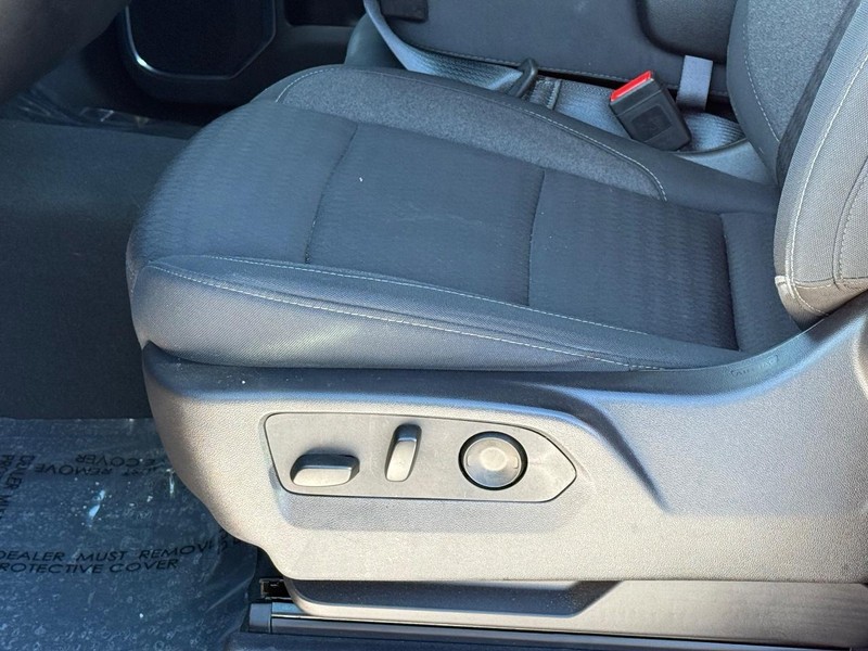 Chevrolet Silverado 1500 Vehicle Full-screen Gallery Image 19