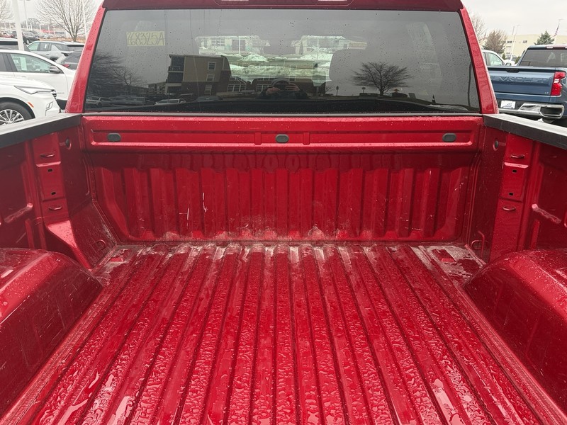 Chevrolet Silverado 1500 Vehicle Full-screen Gallery Image 05