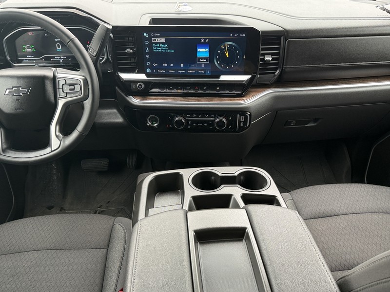 Chevrolet Silverado 1500 Vehicle Full-screen Gallery Image 11