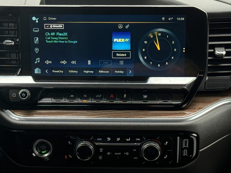 Chevrolet Silverado 1500 Vehicle Full-screen Gallery Image 12