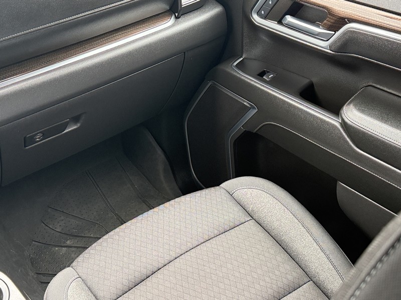 Chevrolet Silverado 1500 Vehicle Full-screen Gallery Image 14