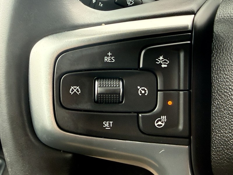 Chevrolet Silverado 1500 Vehicle Full-screen Gallery Image 15