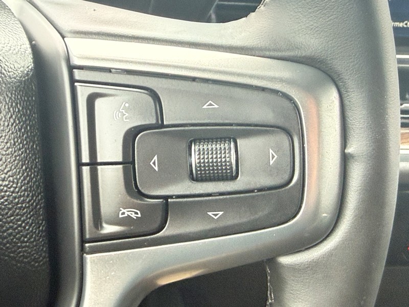 Chevrolet Silverado 1500 Vehicle Full-screen Gallery Image 16