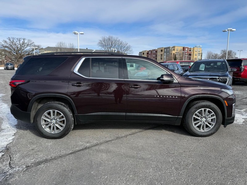 Chevrolet Traverse Vehicle Image 02