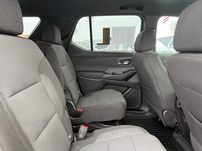 Chevrolet Traverse Vehicle Image 09