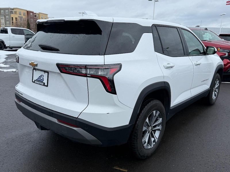 Chevrolet Equinox Vehicle Full-screen Gallery Image 03