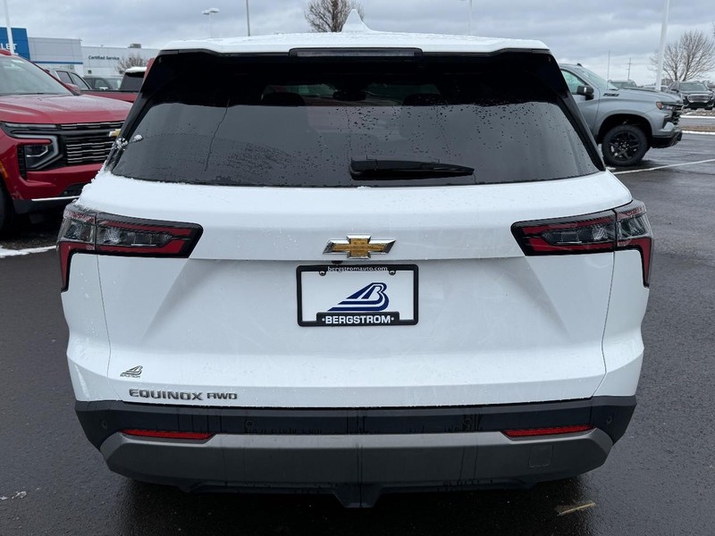 Chevrolet Equinox Vehicle Full-screen Gallery Image 04