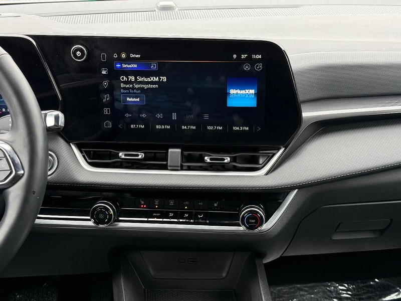 Chevrolet Equinox Vehicle Full-screen Gallery Image 11
