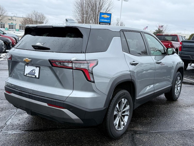 Chevrolet Equinox Vehicle Full-screen Gallery Image 03