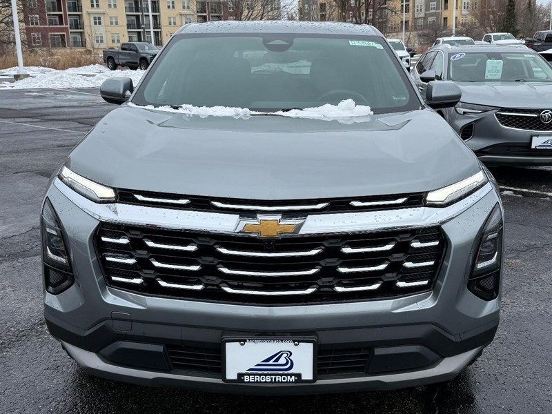 Chevrolet Equinox Vehicle Full-screen Gallery Image 09