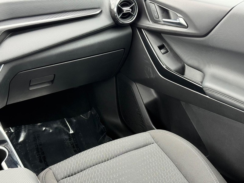 Chevrolet Equinox Vehicle Full-screen Gallery Image 14