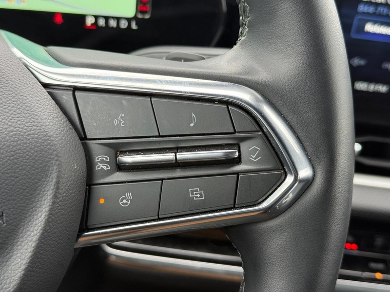 Chevrolet Equinox Vehicle Full-screen Gallery Image 16