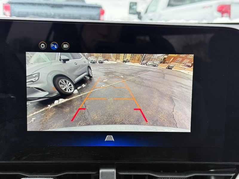 Chevrolet Equinox Vehicle Full-screen Gallery Image 18