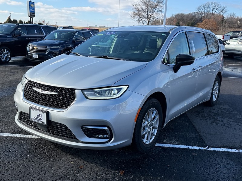 Chrysler Pacifica Vehicle Image 07