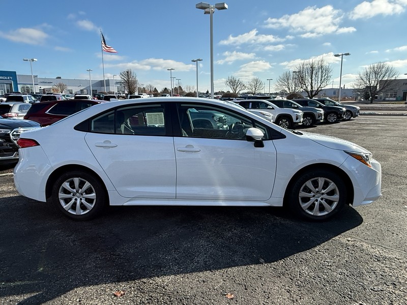 Toyota Corolla Vehicle Image 02