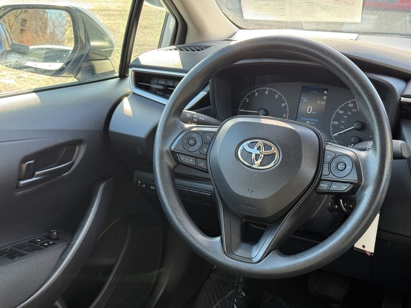 Toyota Corolla Vehicle Image 13