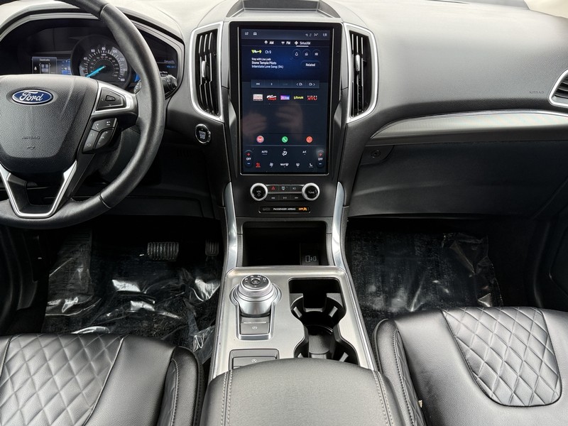 Ford Edge Vehicle Image 10