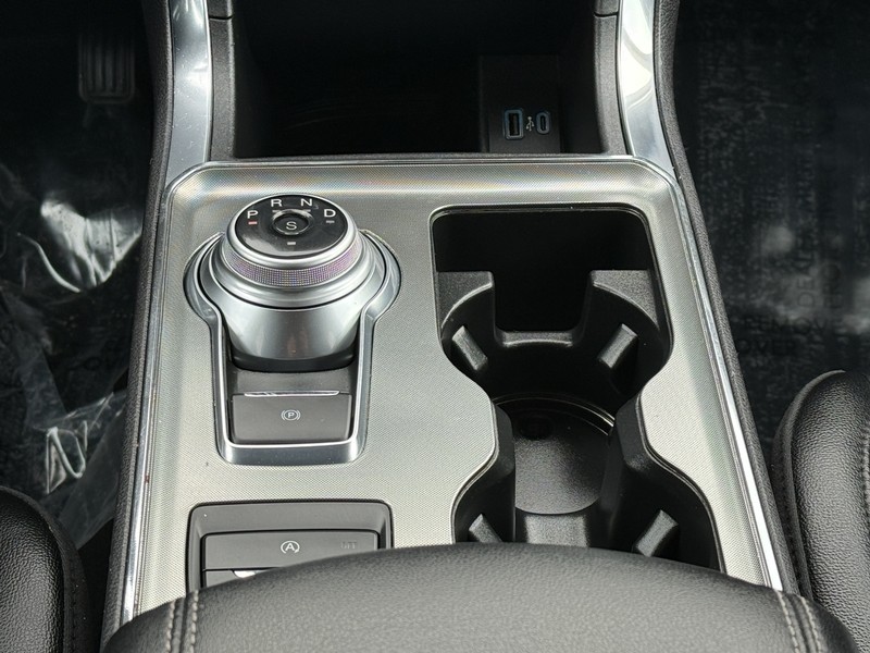 Ford Edge Vehicle Image 12