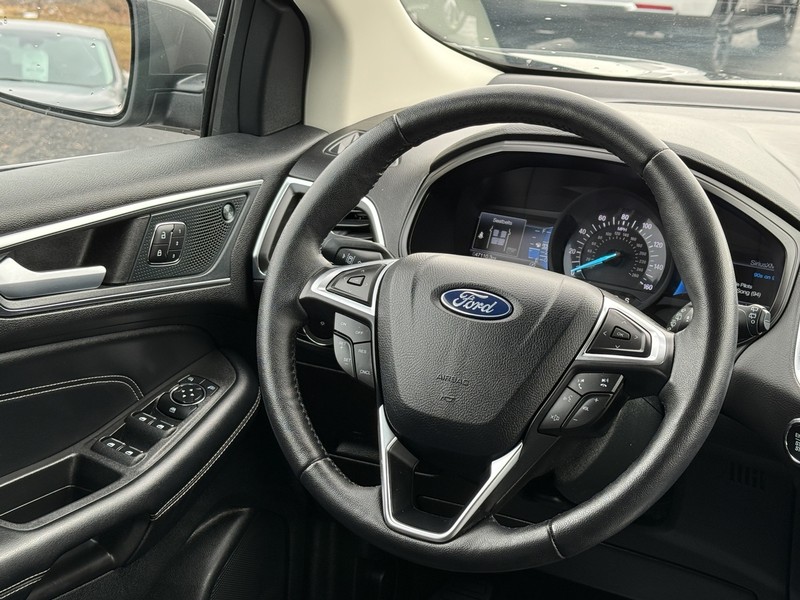 Ford Edge Vehicle Image 13