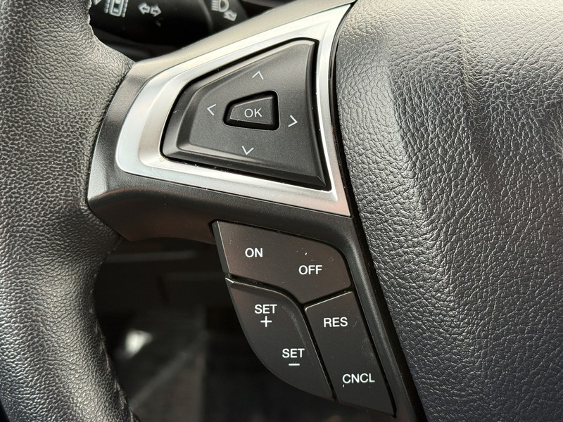 Ford Edge Vehicle Image 15